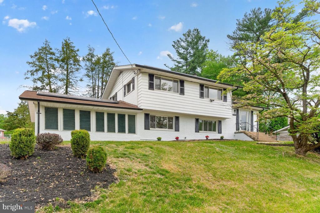 Image 1 of property listing at 5406 CHESTERFIELD DR, Temple Hills, MD 20748