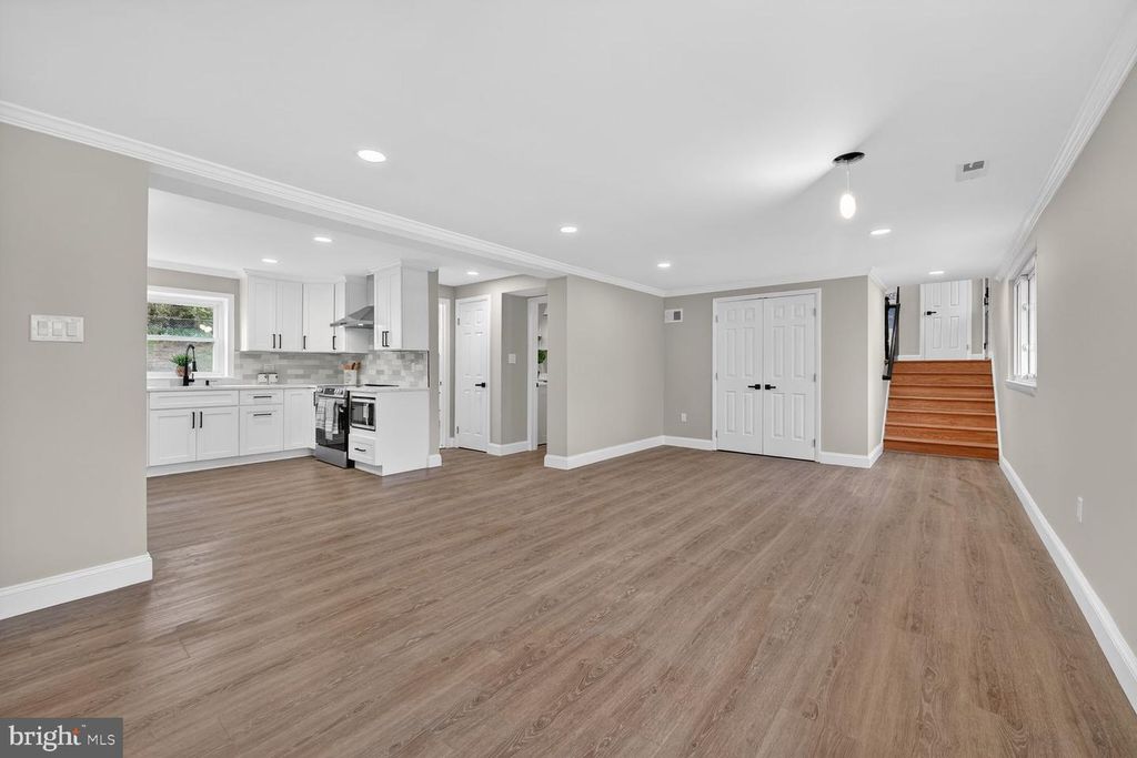 Image 13 of property listing at 5406 CHESTERFIELD DR, Temple Hills, MD 20748