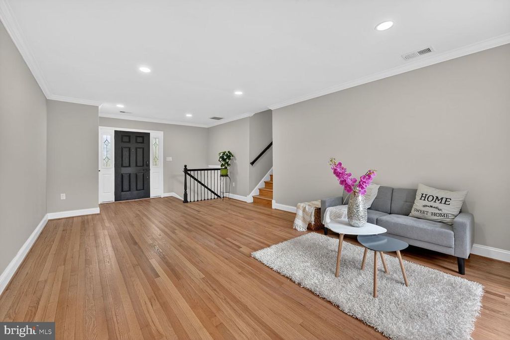 Image 14 of property listing at 5406 CHESTERFIELD DR, Temple Hills, MD 20748