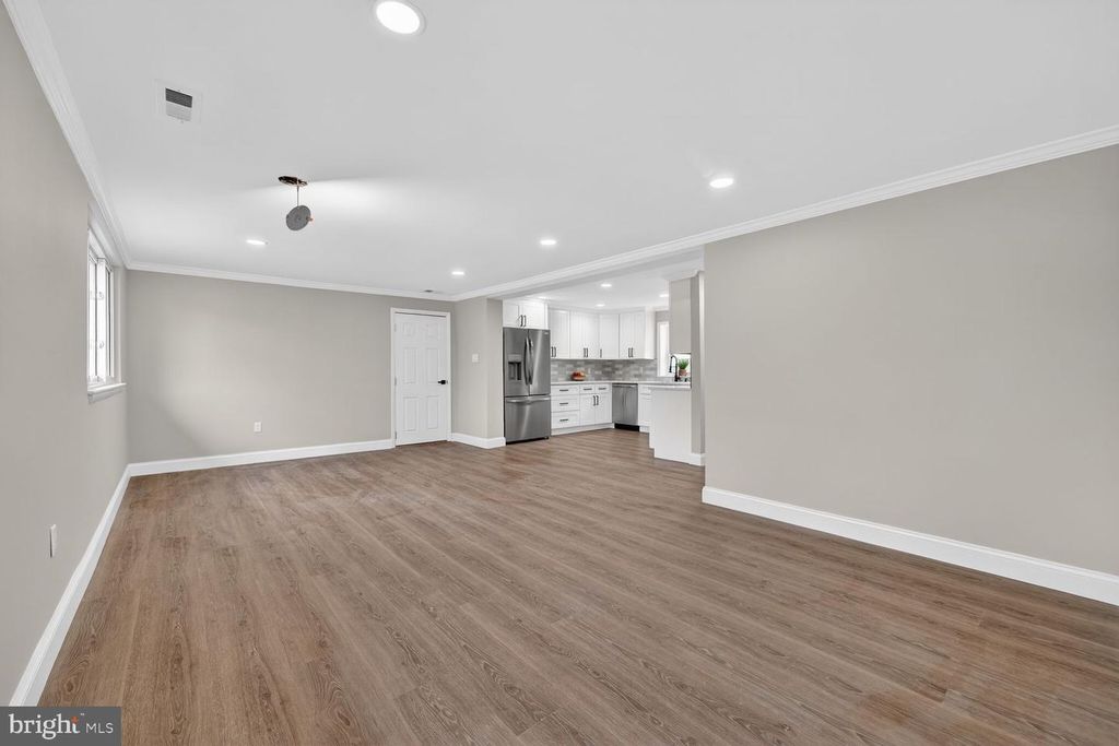 Image 17 of property listing at 5406 CHESTERFIELD DR, Temple Hills, MD 20748