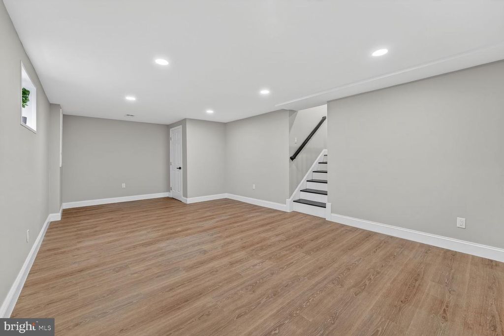 Image 18 of property listing at 5406 CHESTERFIELD DR, Temple Hills, MD 20748