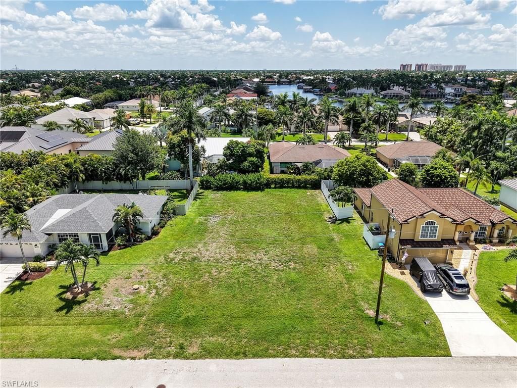 Image 1 of property listing at 5235 27th PL, Cape Coral, FL 33914