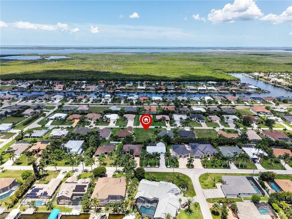 Image 12 of property listing at 5235 27th PL, Cape Coral, FL 33914