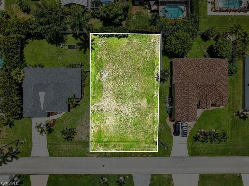 Image 2 of property listing at 5235 27th PL, Cape Coral, FL 33914