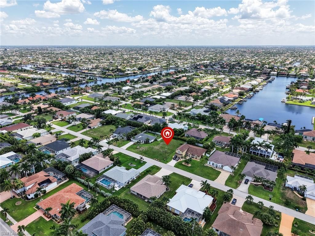 Image 3 of property listing at 5235 27th PL, Cape Coral, FL 33914