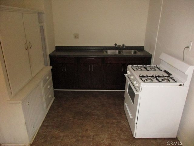 3076 Lemon, Riverside, CA 92501