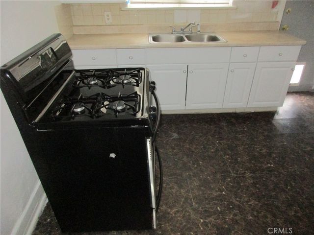 3076 Lemon, Riverside, CA 92501