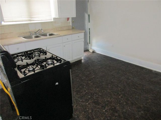 3076 Lemon, Riverside, CA 92501