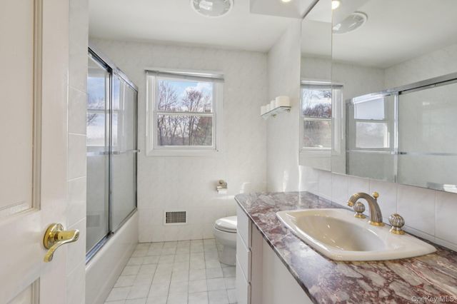 17 Rolling Ridge Road, New City, NY 10956