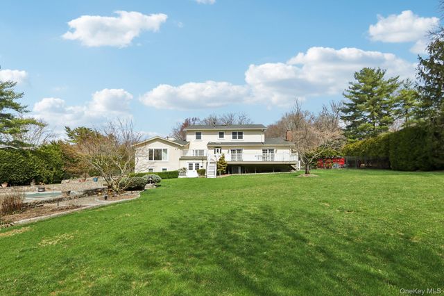 17 Rolling Ridge Road, New City, NY 10956