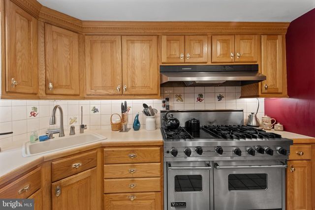 1043 DAVISVILLE RD, Southampton, PA 18966
