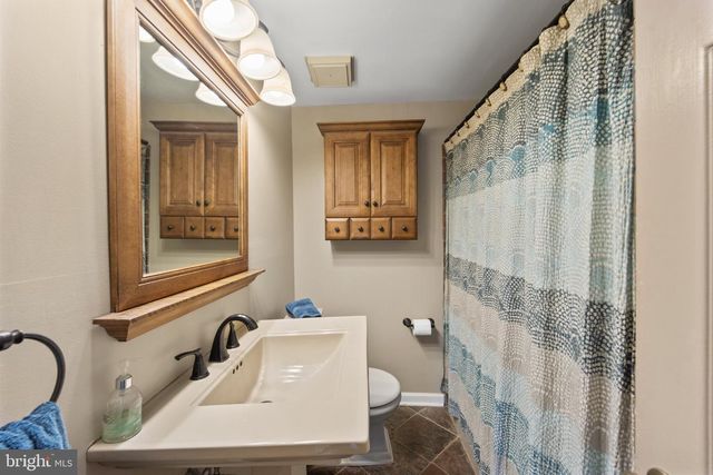 1043 DAVISVILLE RD, Southampton, PA 18966