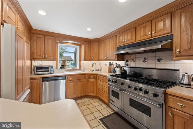 1043 DAVISVILLE RD, Southampton, PA 18966