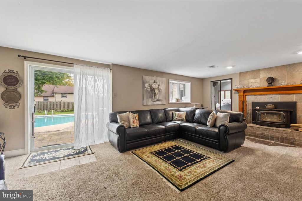 1043 DAVISVILLE RD, Southampton, PA 18966 — photo 3