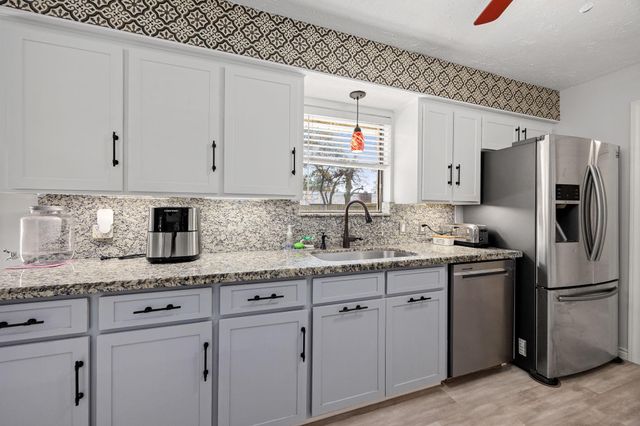 1719 Alta Vista Drive, Alvin, TX 77511