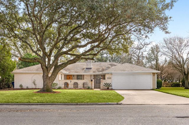 1719 Alta Vista Drive, Alvin, TX 77511