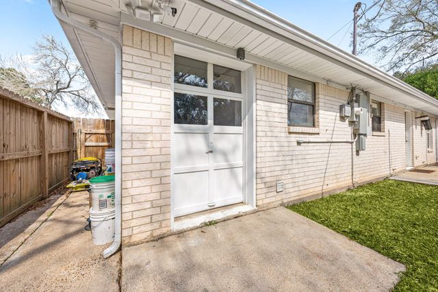 1719 Alta Vista Drive, Alvin, TX 77511