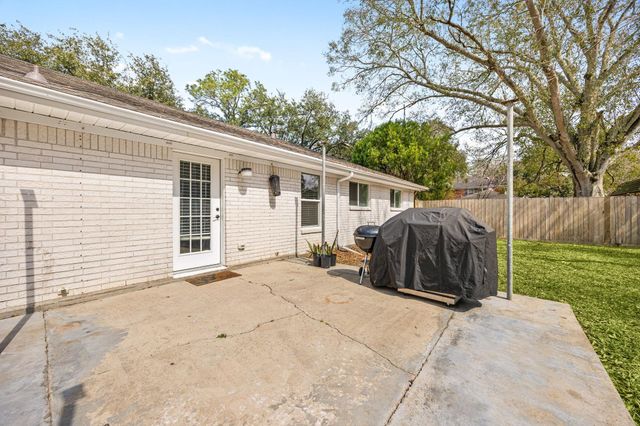 1719 Alta Vista Drive, Alvin, TX 77511