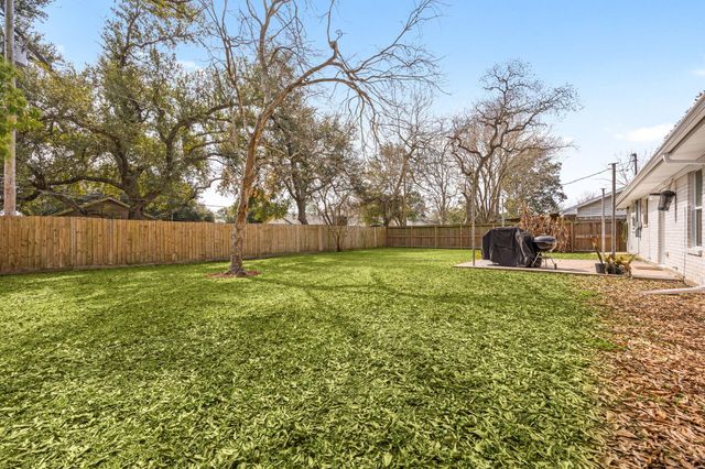 1719 Alta Vista Drive, Alvin, TX 77511