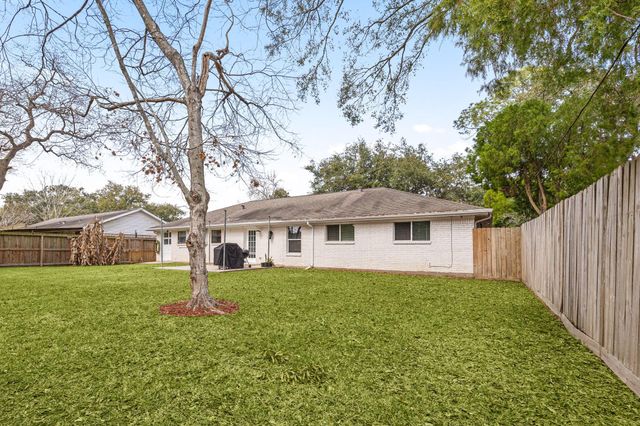 1719 Alta Vista Drive, Alvin, TX 77511