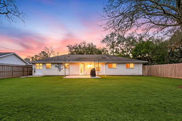 1719 Alta Vista Drive, Alvin, TX 77511