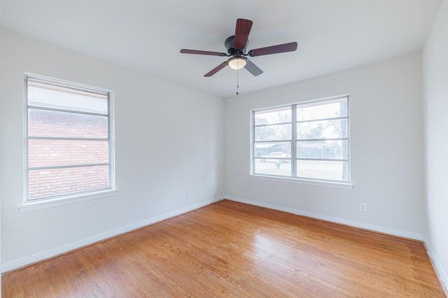 723 E Spreading Oak Drive, Houston, TX 77076