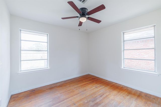 723 E Spreading Oak Drive, Houston, TX 77076