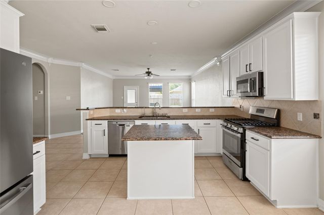 7414 Sabinal Creek Drive, Richmond, TX 77407