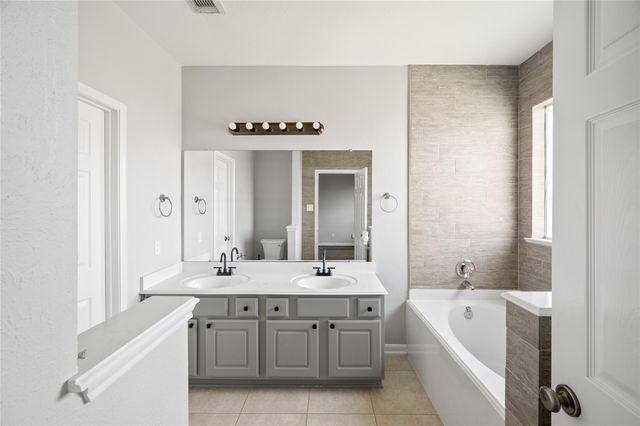 7414 Sabinal Creek Drive, Richmond, TX 77407