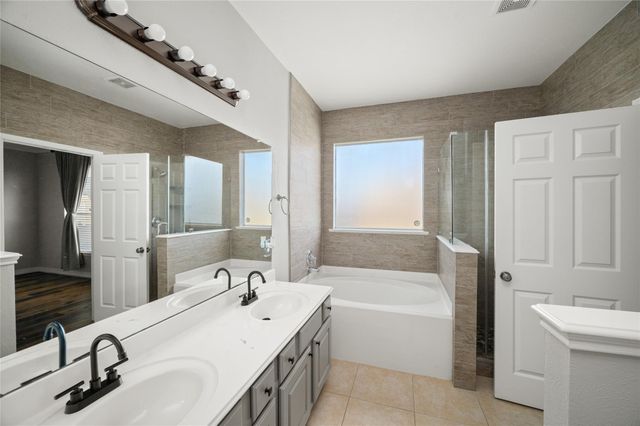 7414 Sabinal Creek Drive, Richmond, TX 77407