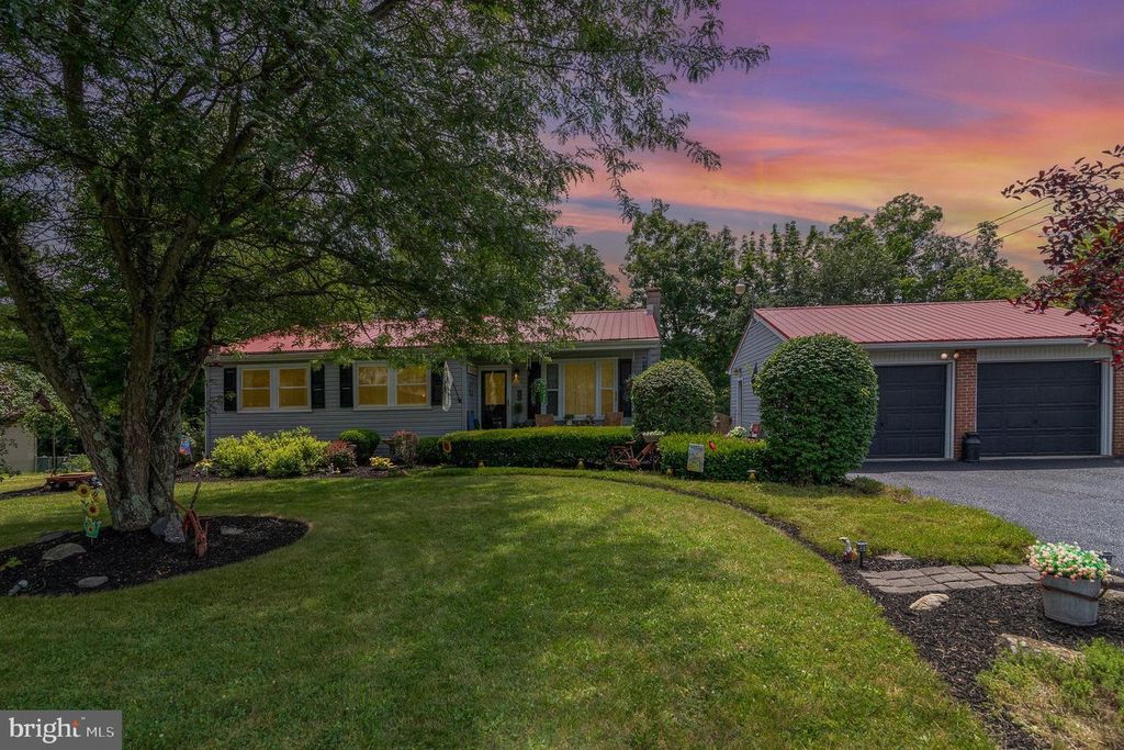 1280 N MIDDLETON RD, Carlisle, PA 17013