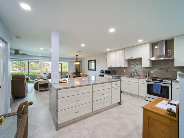 9130 SE Riverfront Terrace J, Jupiter, FL 33469