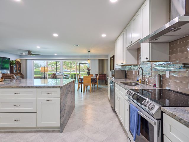 9130 SE Riverfront Terrace J, Jupiter, FL 33469
