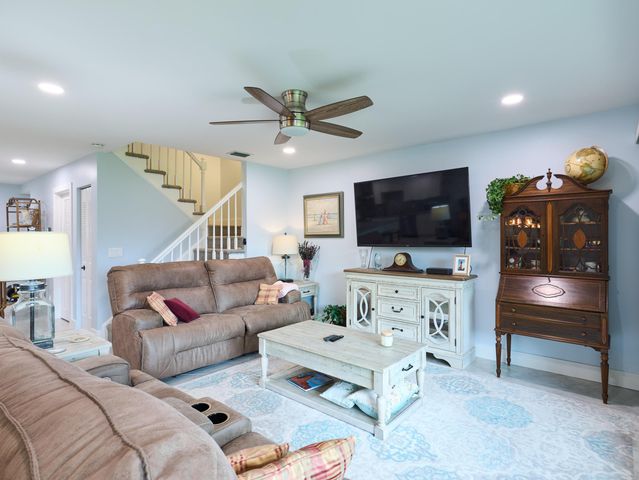 9130 SE Riverfront Terrace J, Jupiter, FL 33469
