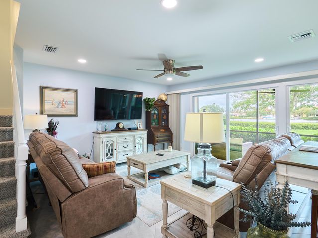 9130 SE Riverfront Terrace J, Jupiter, FL 33469