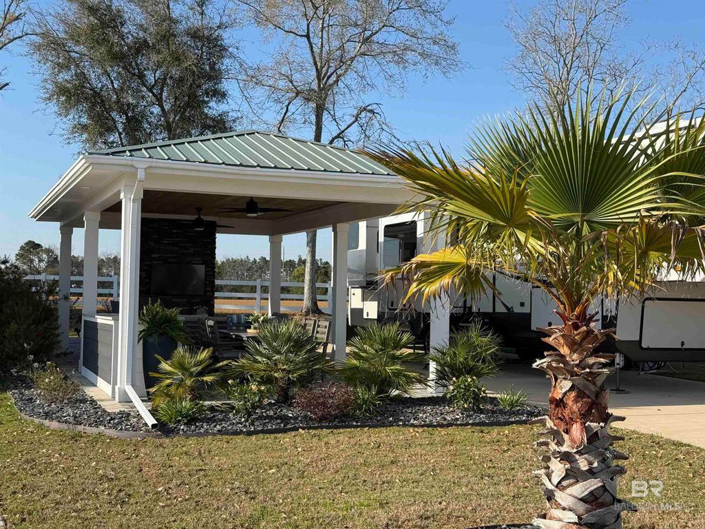 12377 Gateway Drive, Elberta, AL 36530