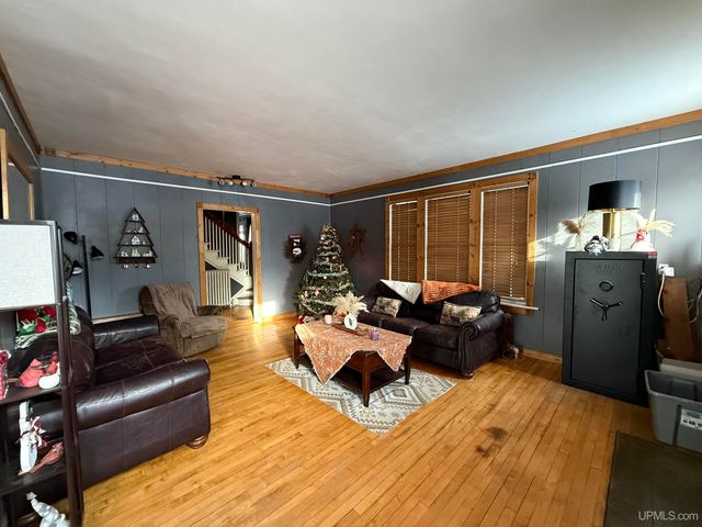 7894 E Summit Drive, Bessemer, MI 49911