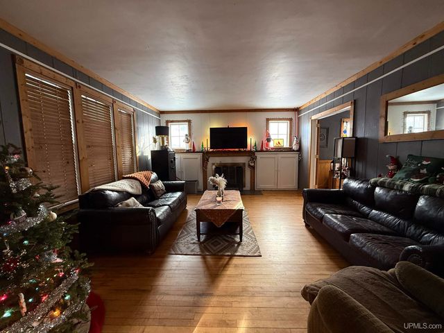 7894 E Summit Drive, Bessemer, MI 49911