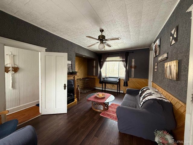 7894 E Summit Drive, Bessemer, MI 49911