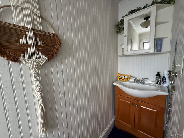 7894 E Summit Drive, Bessemer, MI 49911