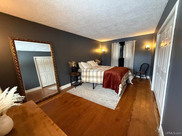 7894 E Summit Drive, Bessemer, MI 49911