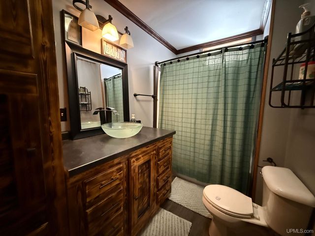 7894 E Summit Drive, Bessemer, MI 49911