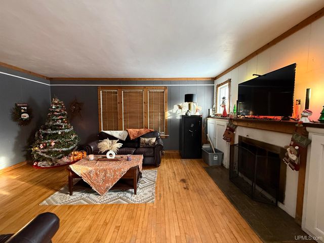 7894 E Summit Drive, Bessemer, MI 49911