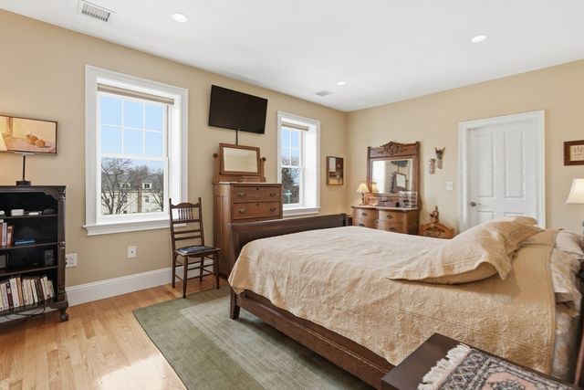 52 Thurston St 3, Somerville, MA 02145