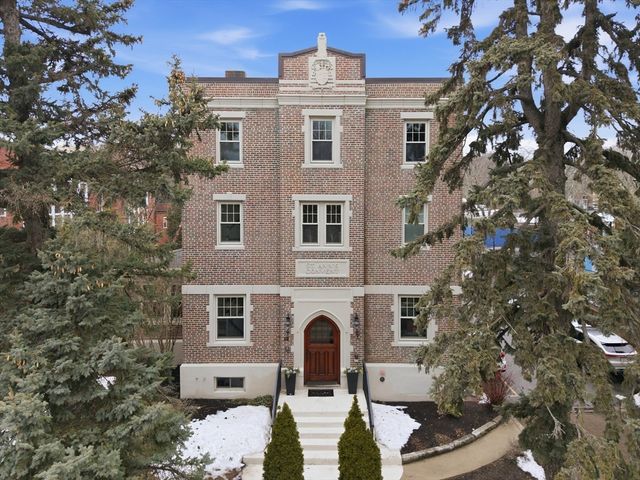 52 Thurston St 3, Somerville, MA 02145