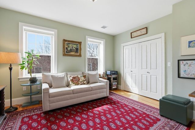 52 Thurston St 3, Somerville, MA 02145