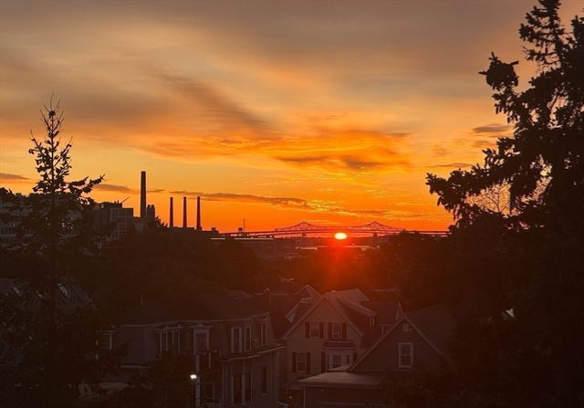 52 Thurston St 3, Somerville, MA 02145