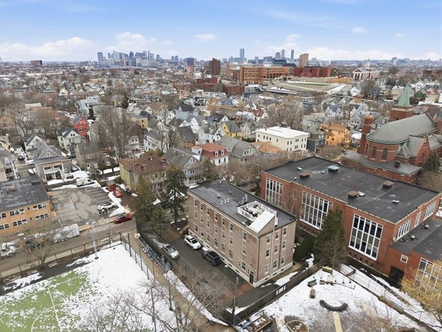 52 Thurston St 3, Somerville, MA 02145