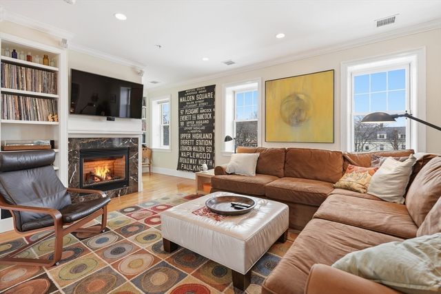 52 Thurston St 3, Somerville, MA 02145