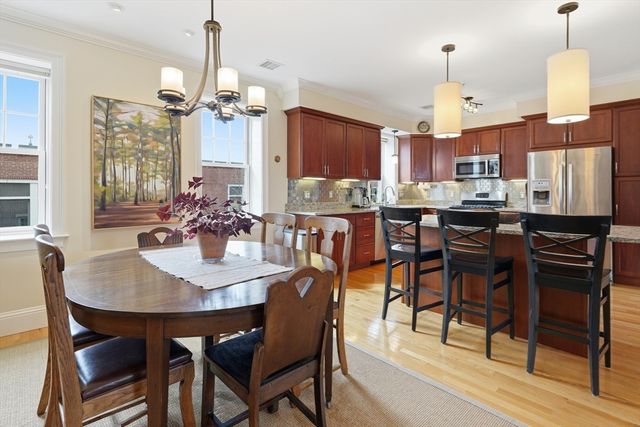 52 Thurston St 3, Somerville, MA 02145